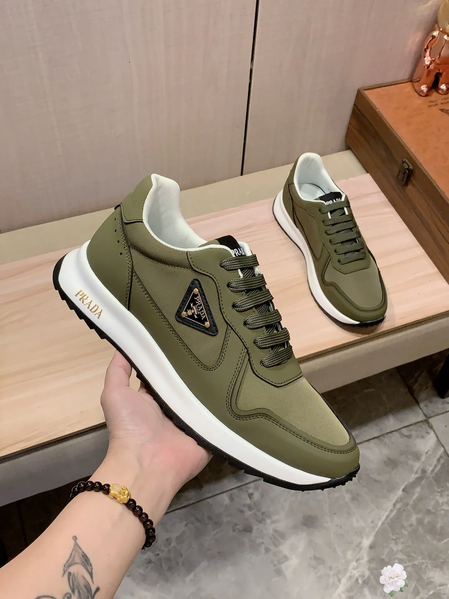 Men's men's shoes💰460💰💰🎩🎩[Lightning][Lightning] "PRADA*" The latest and most popular casual shoes, top brand [seduce] luxury ~ purchasing agency, top ~ quality. [Strong] The upper is made of imported breathable cowhide with material ➕ breathable sheepskin feet (•) and fine workmanship. The original stylish and stylish soft rubber wear-resistant and non-slip outsole is light and comfortable on the feet. The real thing looks better when photographed in person. 0121: code: 38-44, 4️⃣ colors selected